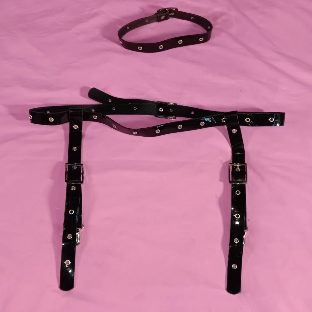 Shiny Patent Leather Garter Belt With Suspender Clips & Matching Collar (OS)